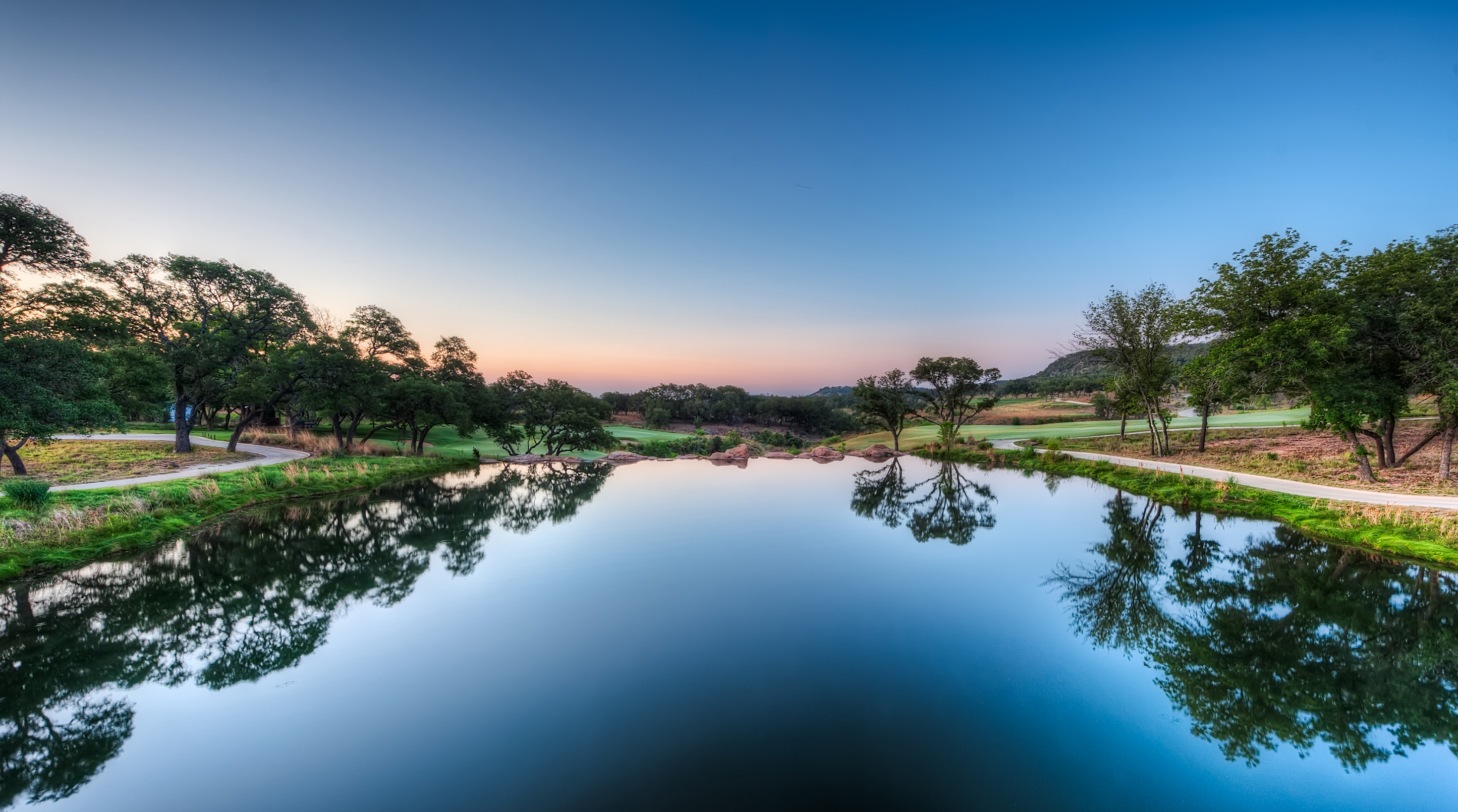 hole 10 pond reflection